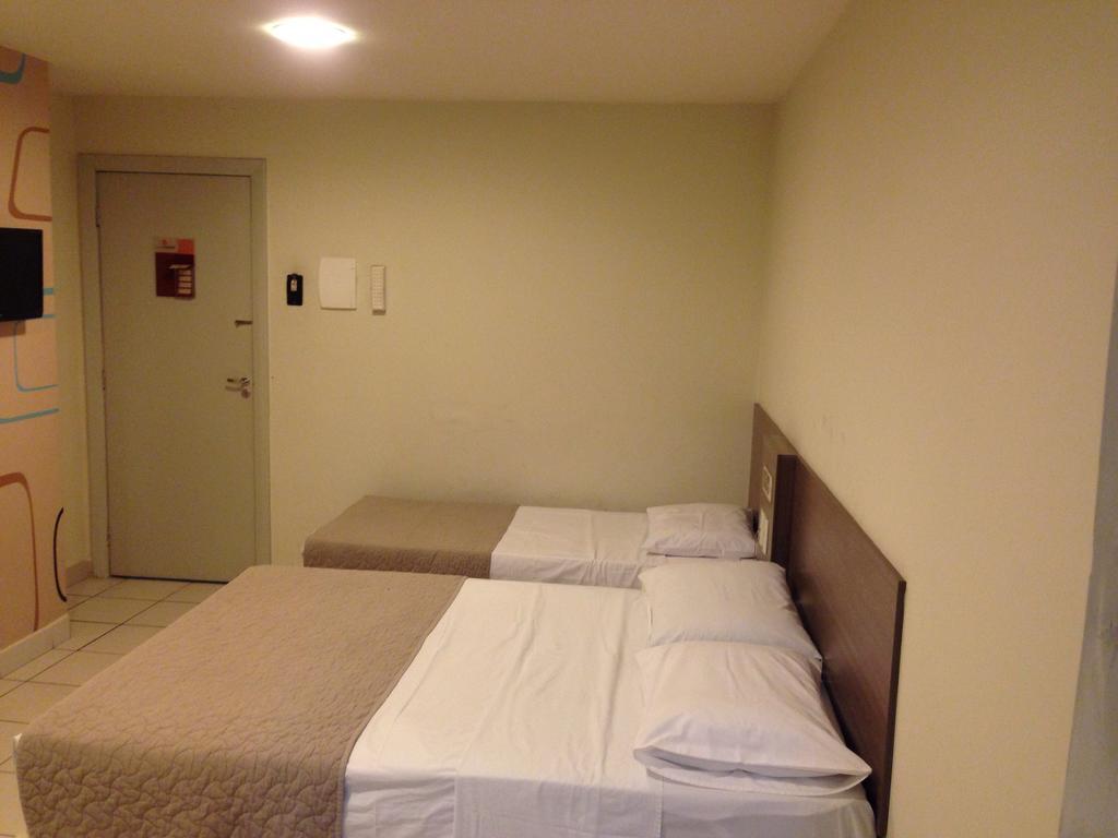 Hotel Central การัวรู ภายนอก รูปภาพ